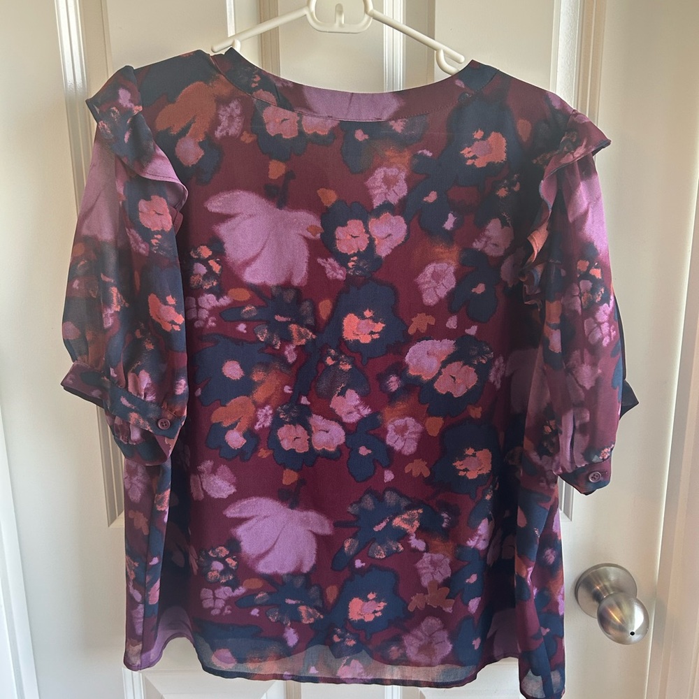 Evereve Plum Floral Button-Front Ruffle Sleeve Blouse - Large - Picture 4 of 5